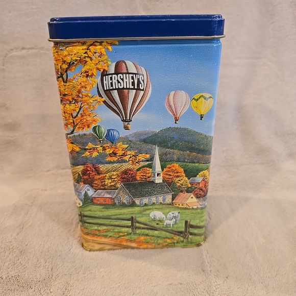 Hershey's Other - 1994 TIN HERSHEYS Christmas TIN #11 FARM WITH‎ HOT AIR BALLOON Vintage